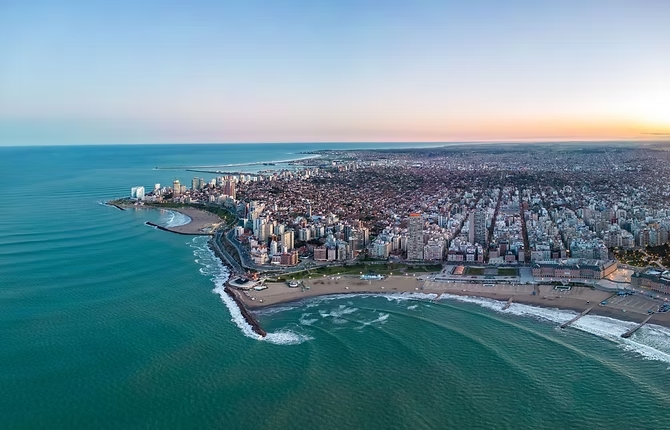 Vista aérea de Mar del Plata - Destino principal para viaje compartido desde Buenos Aires